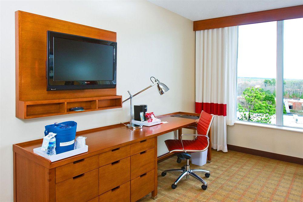מוריסוויל Four Points By Sheraton Raleigh Durham Airport מראה חיצוני תמונה