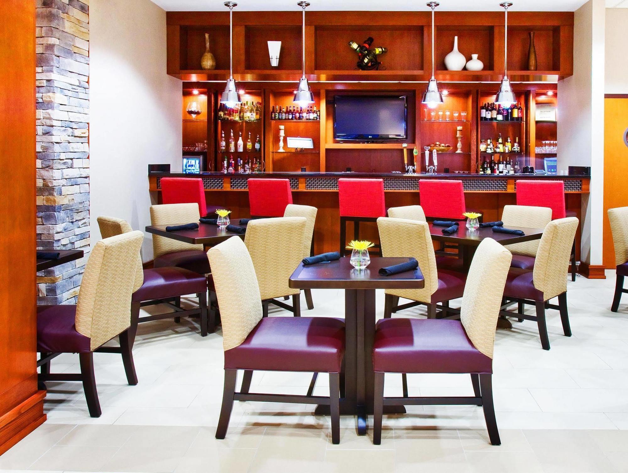 מוריסוויל Four Points By Sheraton Raleigh Durham Airport מראה חיצוני תמונה